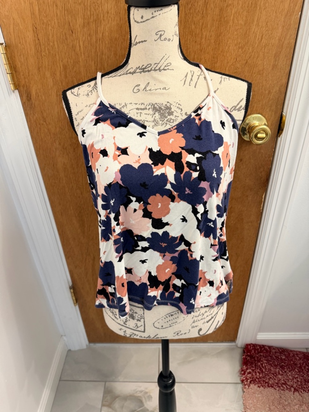 MARKET & SPRUCE
Kaelie Strappy Knit Tank Top
Size Medium